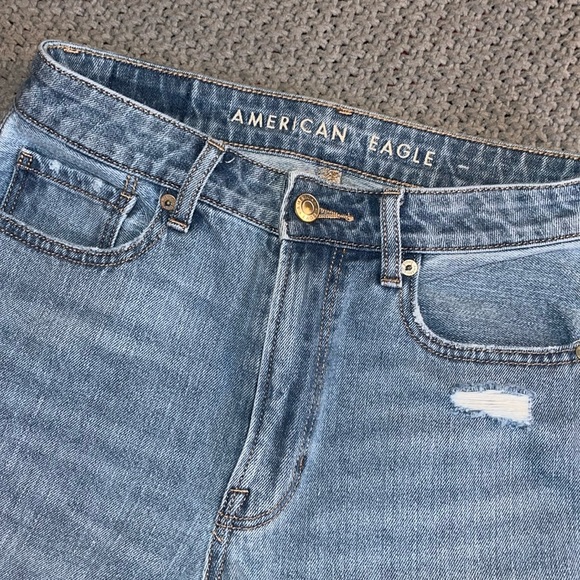 American Eagle Mom Jeans, size 2 long, light blue - Picture 4 of 5